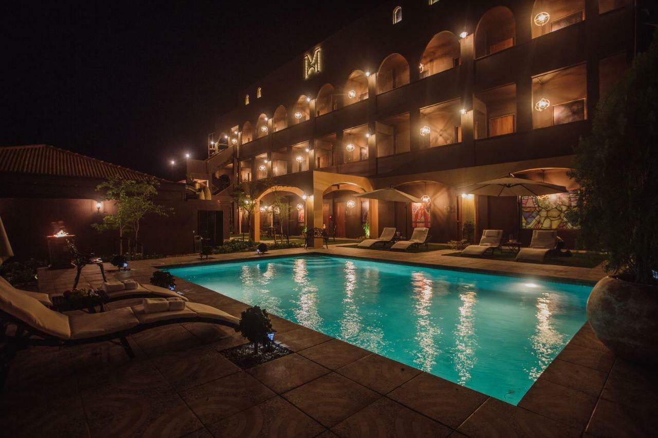 Monastery Suites オラニエスタッド エクステリア 写真