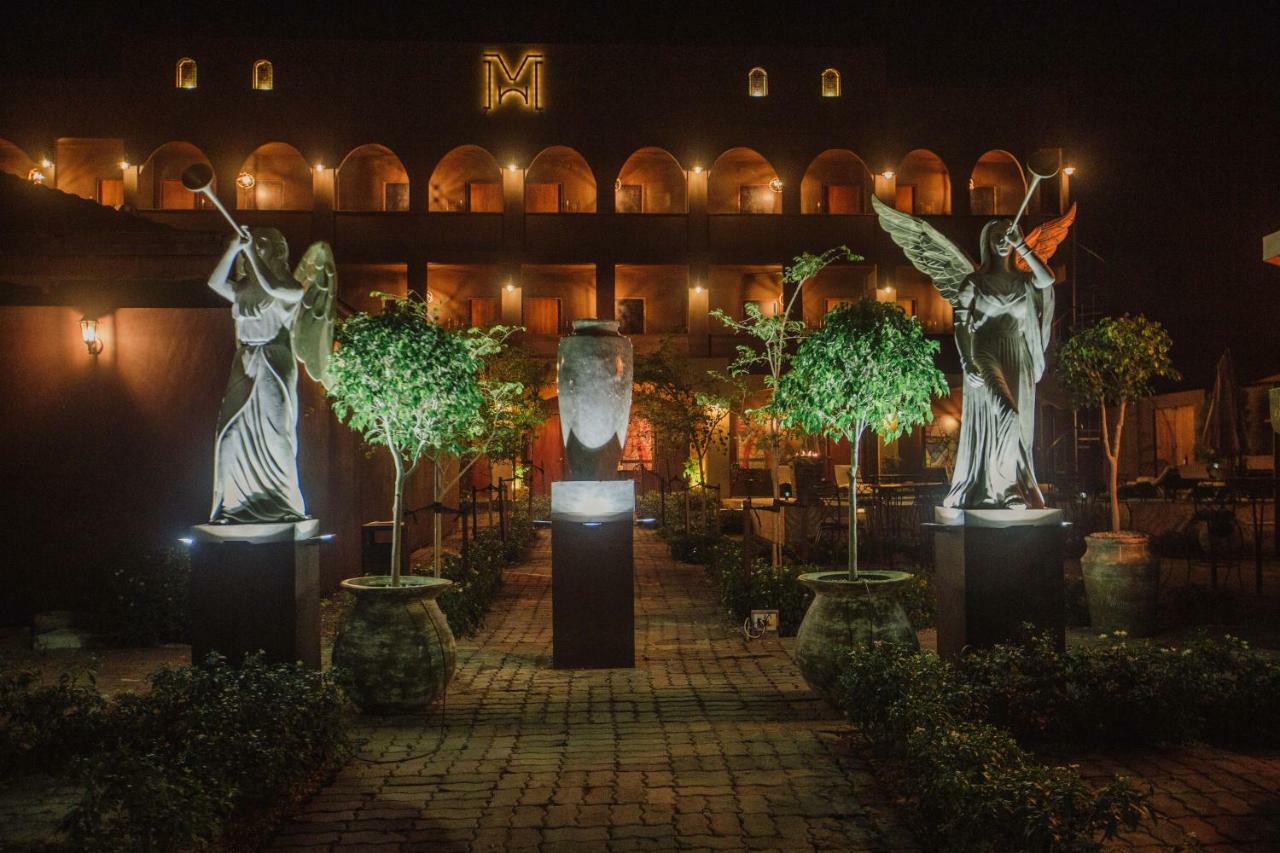 Monastery Suites オラニエスタッド エクステリア 写真