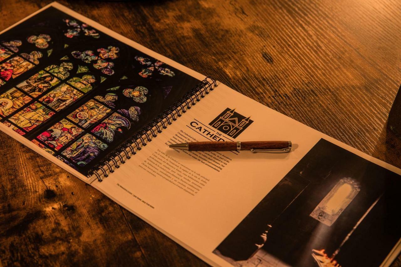 Monastery Suites オラニエスタッド エクステリア 写真