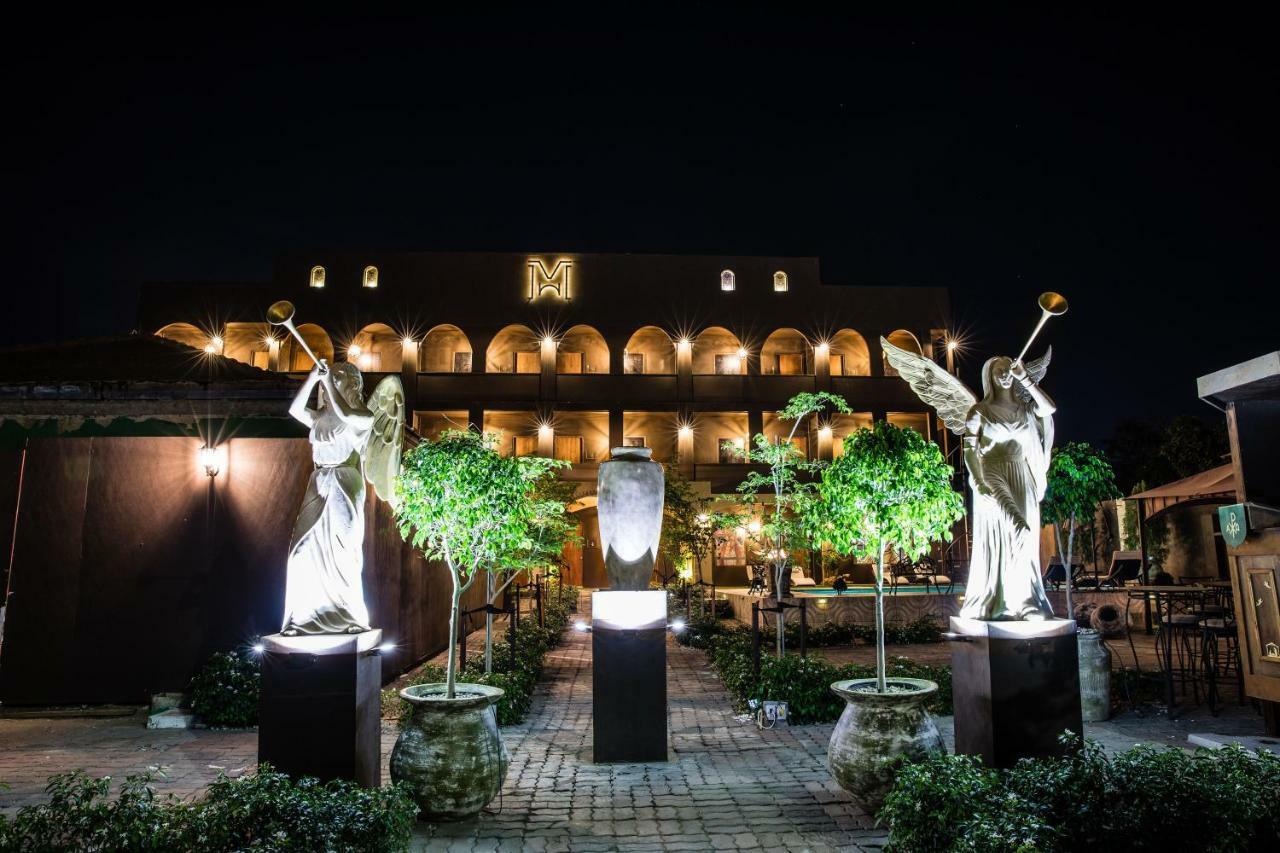 Monastery Suites オラニエスタッド エクステリア 写真