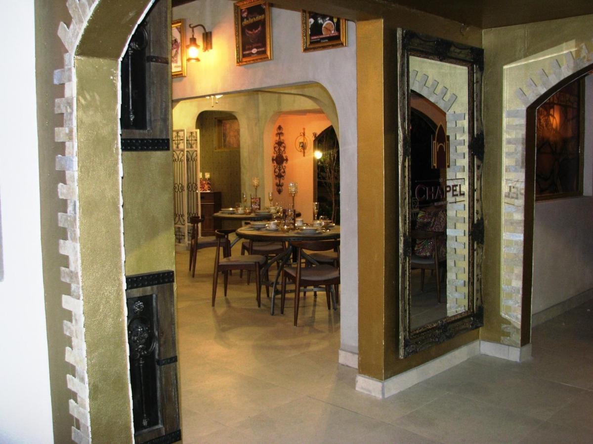 Monastery Suites オラニエスタッド エクステリア 写真