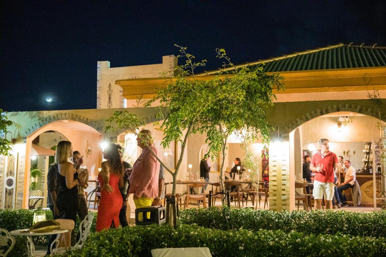 Monastery Suites オラニエスタッド エクステリア 写真
