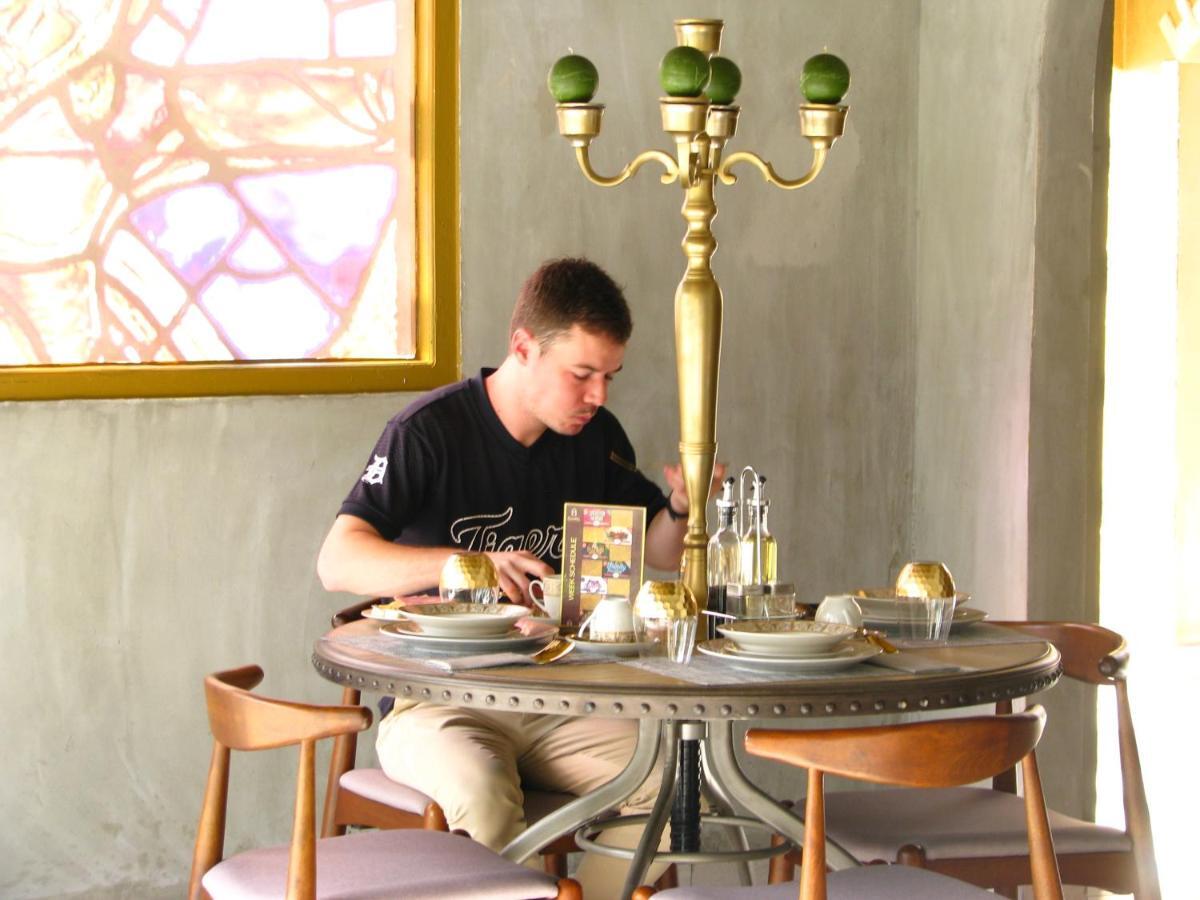 Monastery Suites オラニエスタッド エクステリア 写真